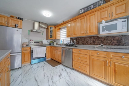 Primary Bedroom Photo of 11866 98 Avenue, Surrey, BC