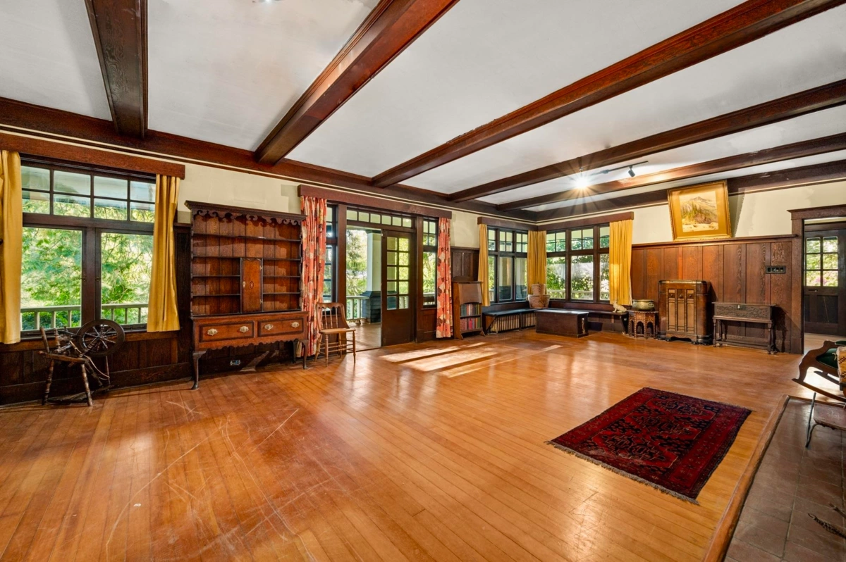 Living Room Photo of 6376 Collingwood Street, Vancouver, BC