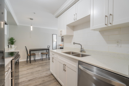 203 2036 Coquitlam Avenue, Port Coquitlam, BC, Port Coquitlam — Apartment/Condo for sale
