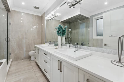 Basement Recreation Room Photo of 6710 137a Street, Surrey, BC