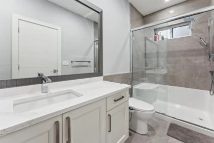 Swimming Pool Photo of 6710 137a Street, Surrey, BC
