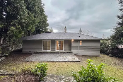 Backyard Photo of 111 Bonnymuir Drive, West Vancouver, BC