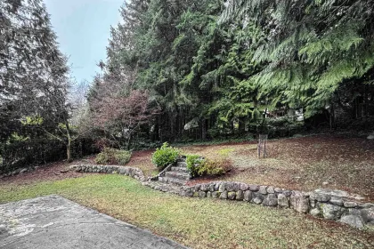 Front Yard Photo of 111 Bonnymuir Drive, West Vancouver, BC