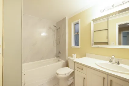 Hallway Photo of 111 Bonnymuir Drive, West Vancouver, BC