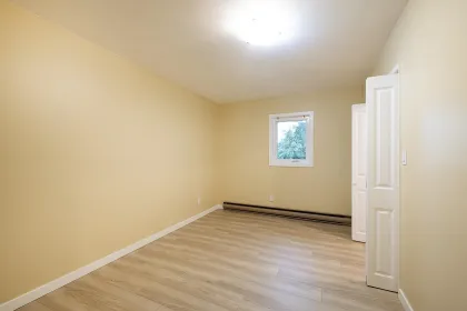 Powder Room Photo of 111 Bonnymuir Drive, West Vancouver, BC