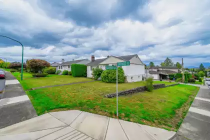 4277 Castlewood Crescent, Burnaby, BC, Burnaby — Single Family Residence for sale