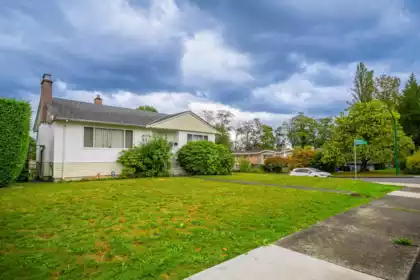 4277 Castlewood Crescent, Burnaby, BC, Burnaby — Single Family Residence for sale