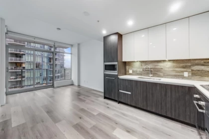 Kitchen Island Photo of 3609 1888 Gilmore Avenue, Burnaby, BC
