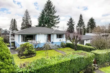 419 E 17th Street, North Vancouver, BC, North Vancouver — Single Family Residence for sale
