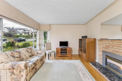419 E 17th Street, North Vancouver, BC, North Vancouver — Single Family Residence for sale
