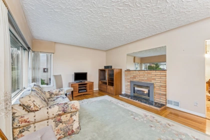 419 E 17th Street, North Vancouver, BC, North Vancouver — Single Family Residence for sale