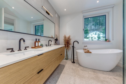 Guest Bathroom Photo of 1704 Sugarloaf Place, Pemberton, BC