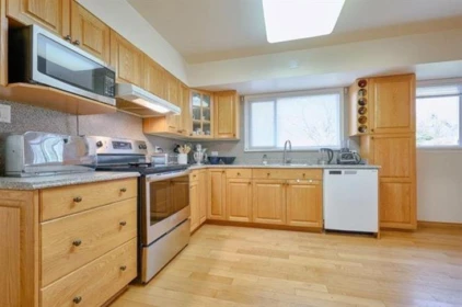 Kitchen Island Photo of 963 Belmont Avenue, North Vancouver, BC