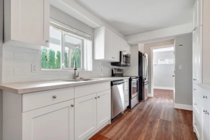 Guest Bathroom Photo of 33334 Best Avenue, Mission, BC
