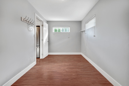 Laundry Room Photo of 33334 Best Avenue, Mission, BC