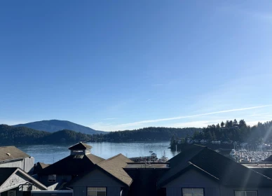 512 S Fletcher Road, Gibsons, BC, Gibsons — Single Family Residence for sale