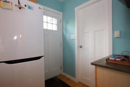 Walk-In Closet Photo of 512 S Fletcher Road, Gibsons, BC
