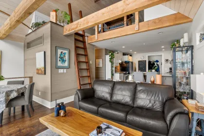 Staircase Photo of 188 Tsawwassen Beach Road, Delta, BC