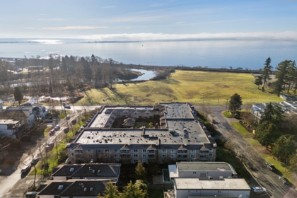 312 15875 Marine Drive, White Rock, BC, White Rock — Apartment/Condo for sale