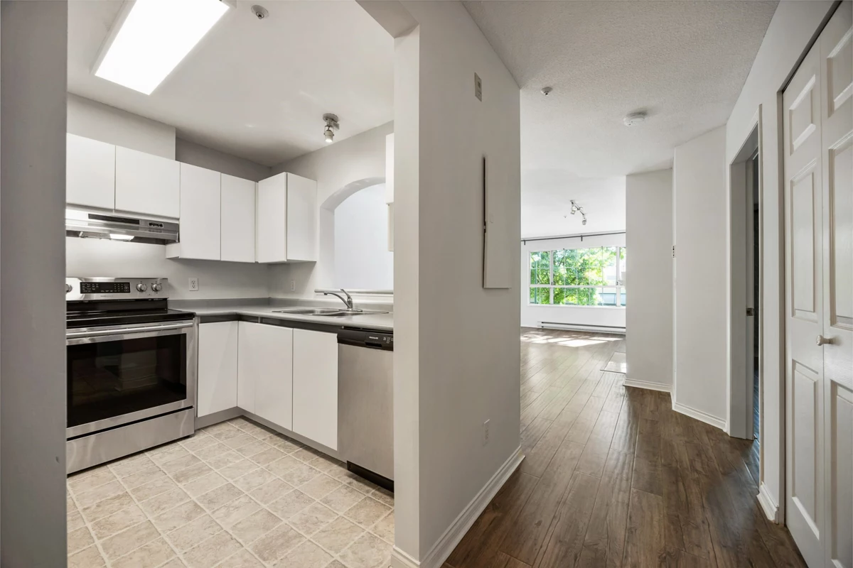 Breakfast Nook Photo of 206 2990 Princess Crescent, Coquitlam, BC