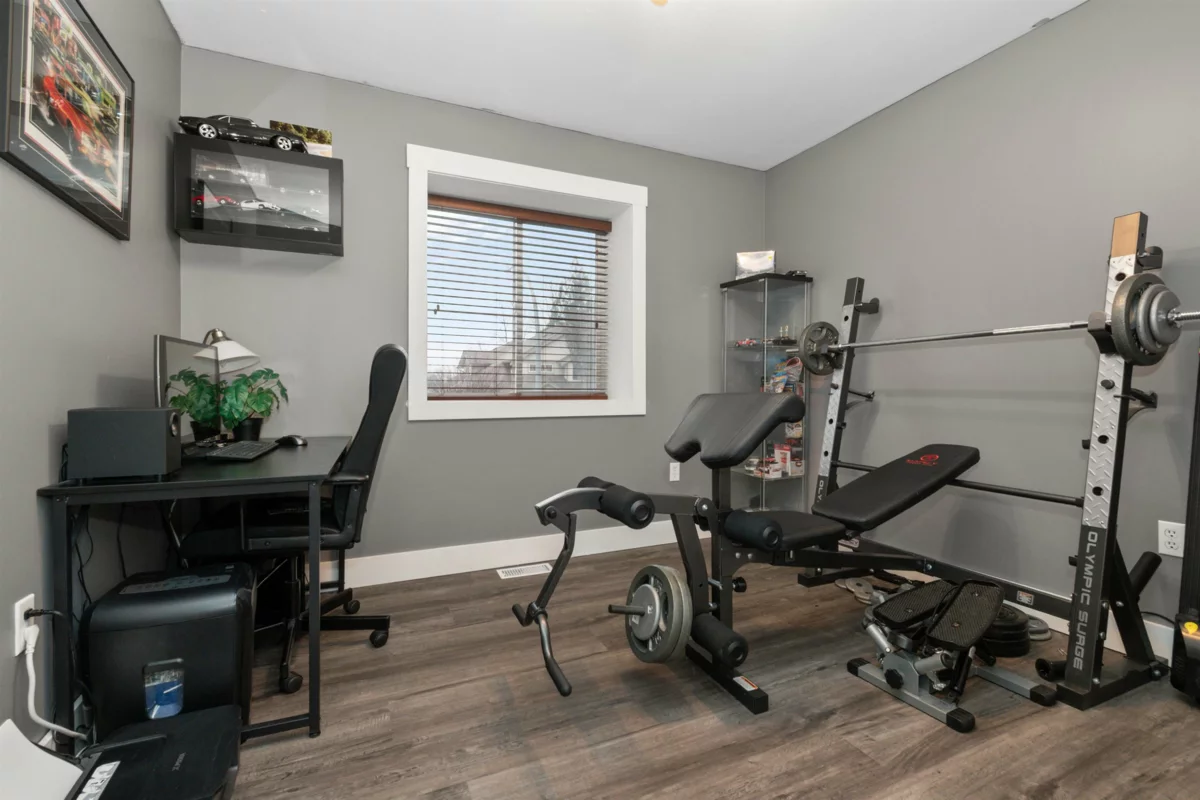 Powder Room Photo of 10148 Beaver Crescent, Chilliwack, BC