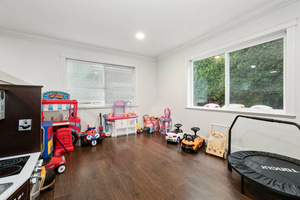 Staircase Photo of 10148 Beaver Crescent, Chilliwack, BC