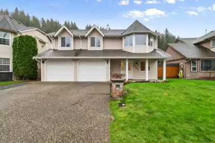 10148 Beaver Crescent, Chilliwack, BC, Little Mountain — 6 bed single family residence for sale