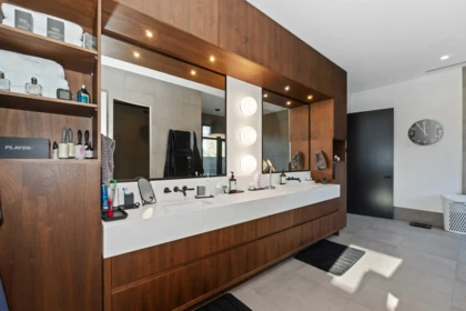 Laundry Room Photo of 24095 53 Avenue, Langley, BC