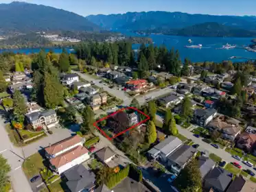 5380 Cambridge Street, Burnaby, BC, Burnaby — Single Family Residence for sale