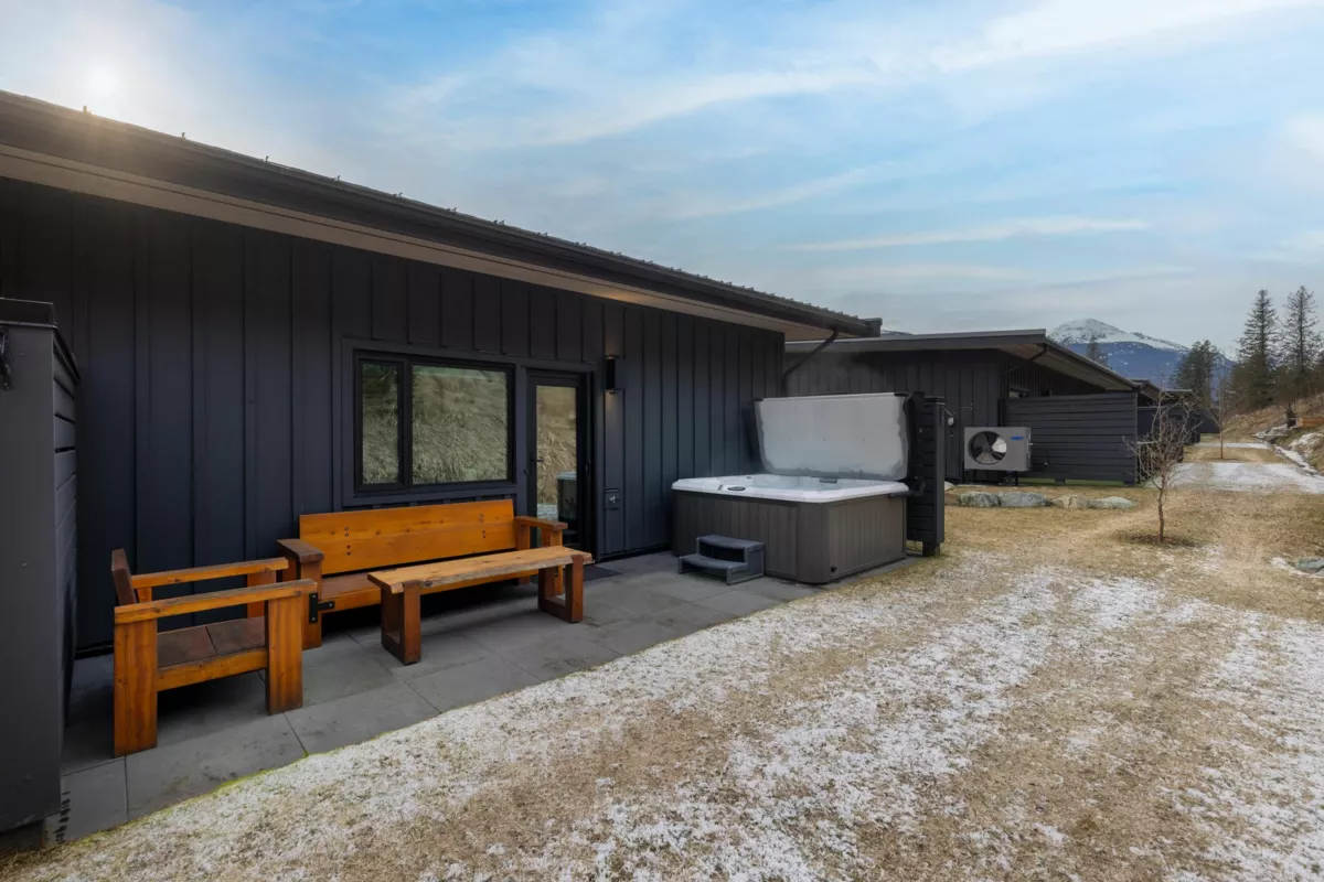 Laundry Room Photo of 44 4000 Sunstone Way, Pemberton, BC