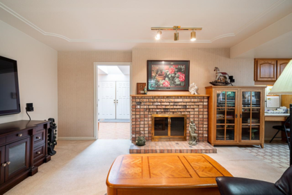 Laundry Room Photo of 11293 153a Street, Surrey, BC