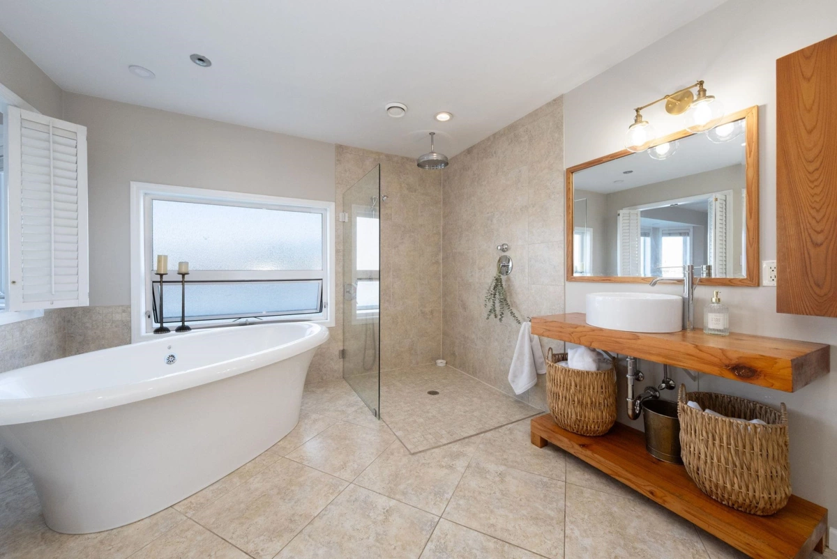 Kitchen Photo of A27 415 W Esplanade Avenue, North Vancouver, BC