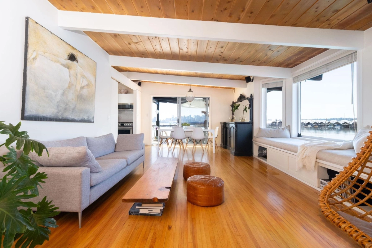 Laundry Room Photo of A27 415 W Esplanade Avenue, North Vancouver, BC