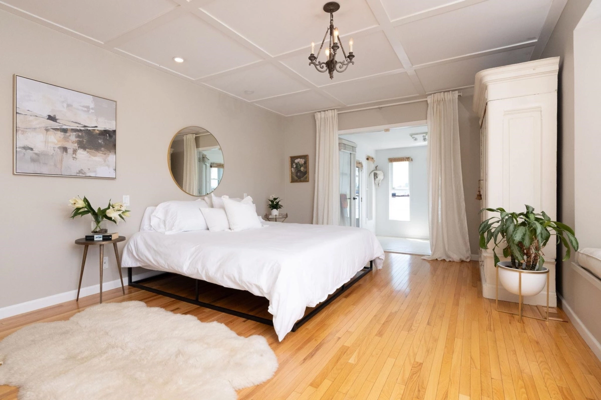 Living Room Photo of A27 415 W Esplanade Avenue, North Vancouver, BC