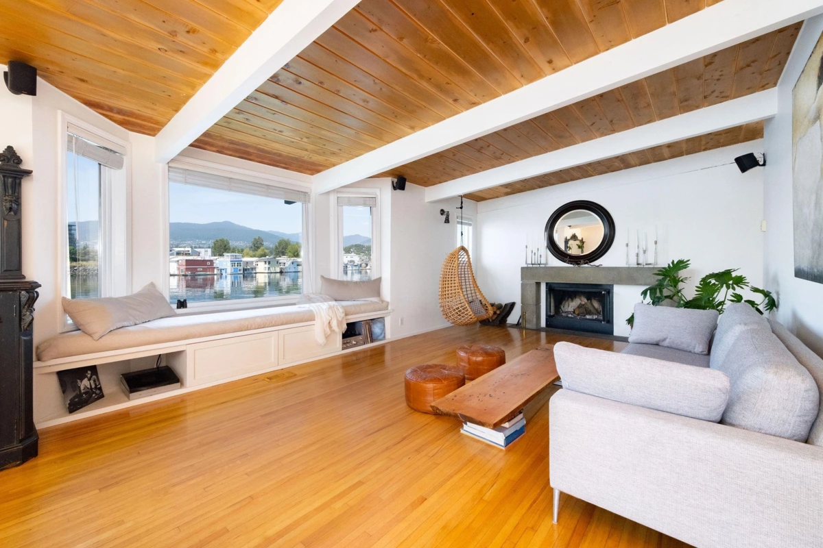 Loft / Bonus Room Photo of A27 415 W Esplanade Avenue, North Vancouver, BC