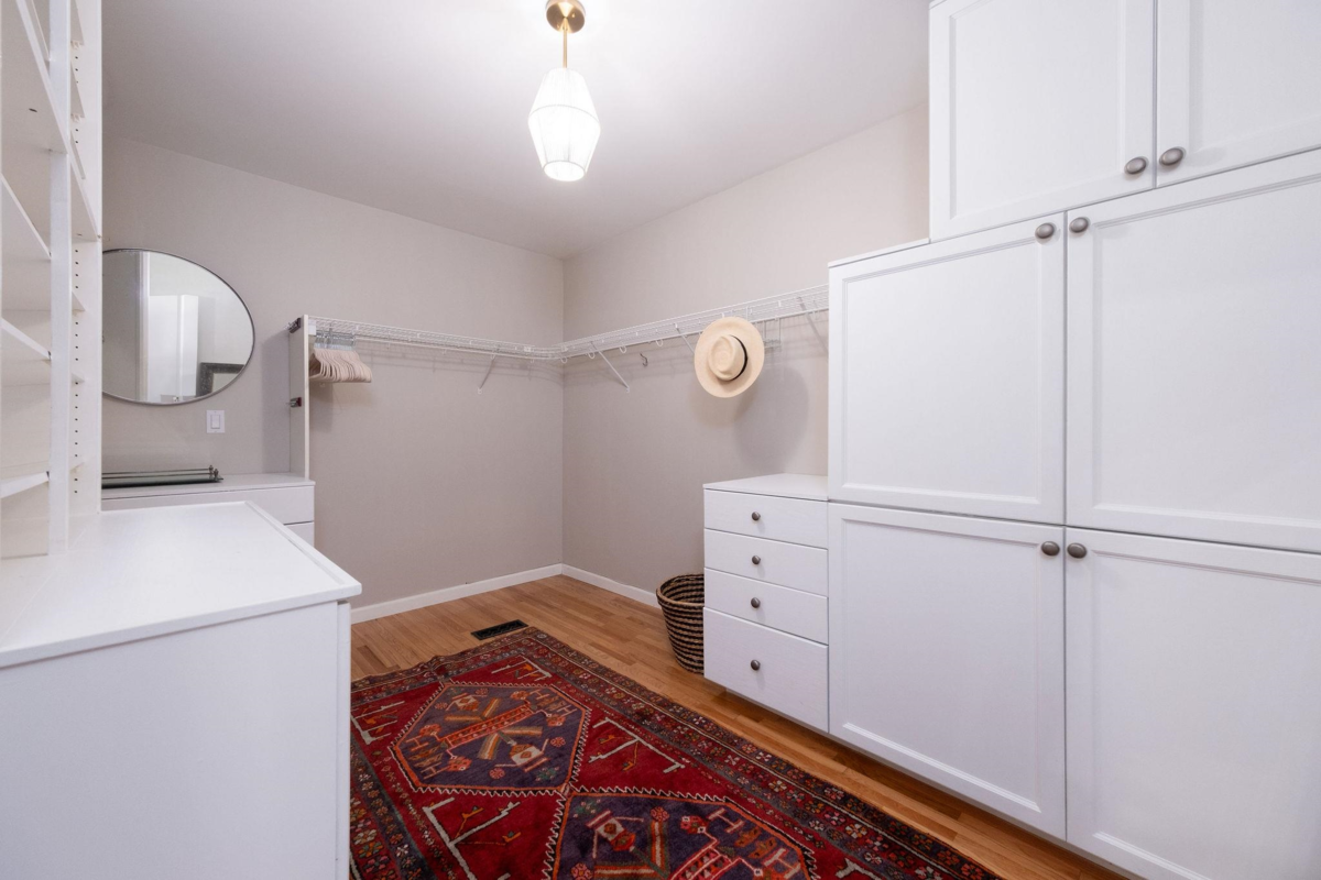 Pantry Photo of A27 415 W Esplanade Avenue, North Vancouver, BC