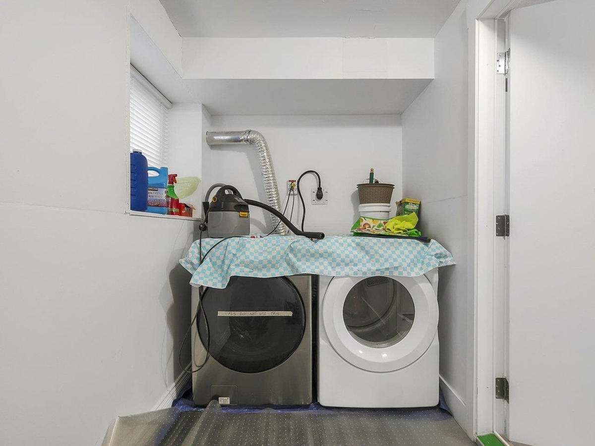 Basement Recreation Room Photo of 13229 87b Avenue, Surrey, BC