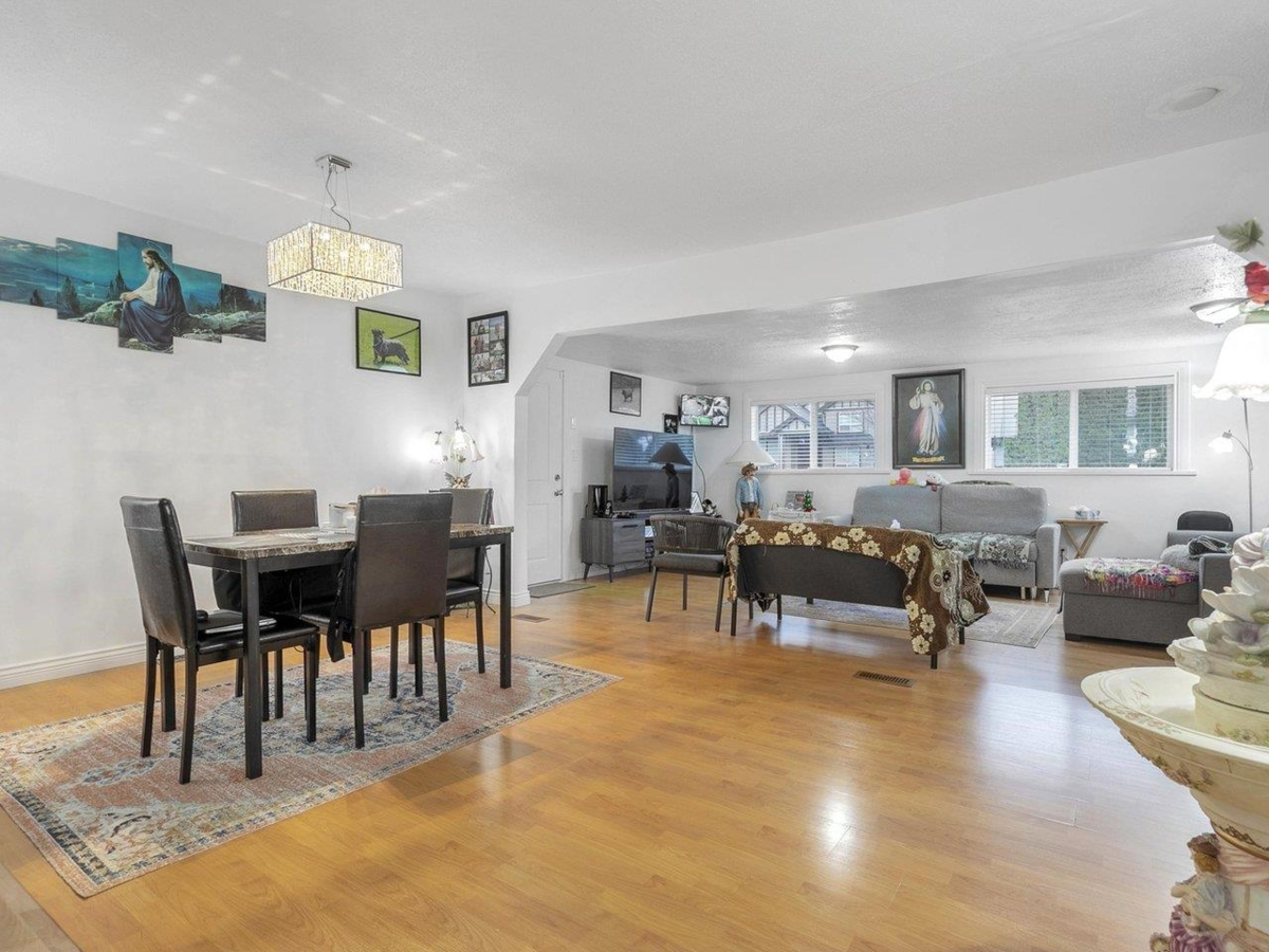 Dining Area Photo of 13229 87b Avenue, Surrey, BC