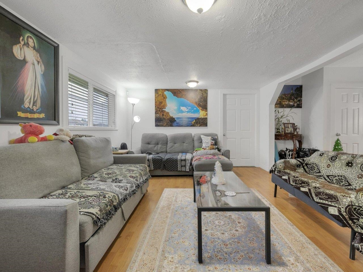 Living Room Photo of 13229 87b Avenue, Surrey, BC