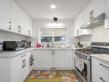 Kitchen Island Photo of 13229 87b Avenue, Surrey, BC