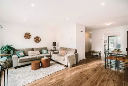 19 230 W 14th Street, North Vancouver, BC, Central Lonsdale — 3 bed townhouse for sale