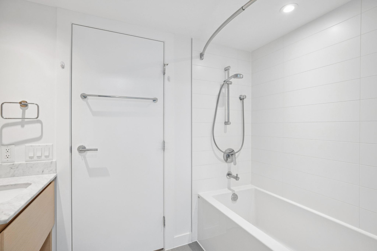 Basement Recreation Room Photo of 2607 908 Quayside Drive, New Westminster, BC