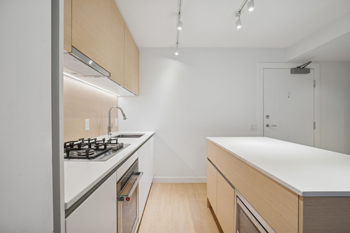 Entry Foyer Photo of 2607 908 Quayside Drive, New Westminster, BC