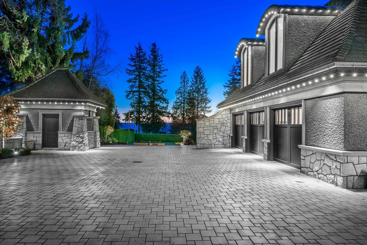Kitchen Photo of 13283 56 Avenue, Surrey, BC