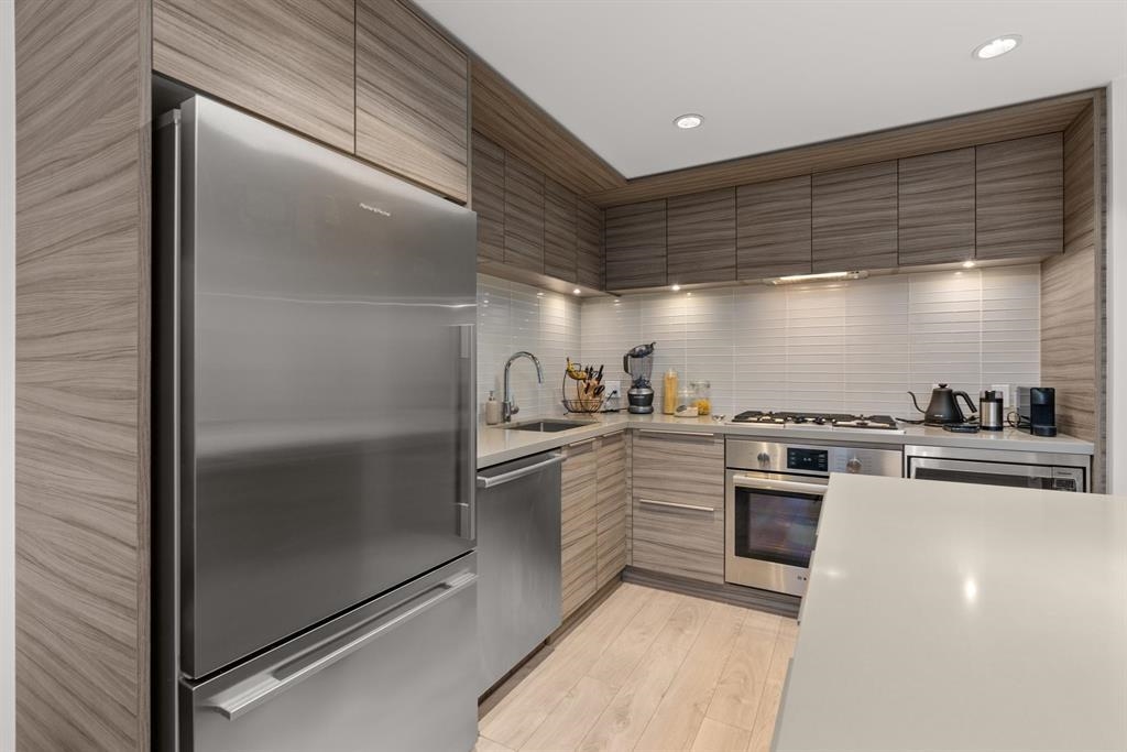 Family Room Photo of 1909 1550 Fern Street, Vancouver, BC