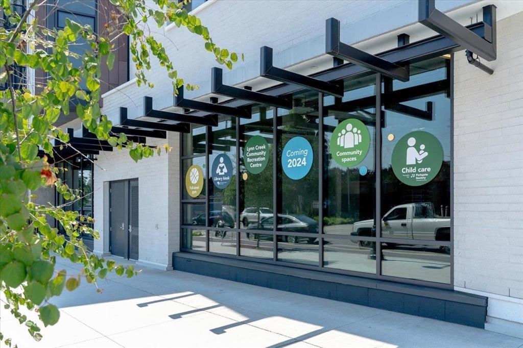 Guest Bathroom Photo of 1909 1550 Fern Street, Vancouver, BC