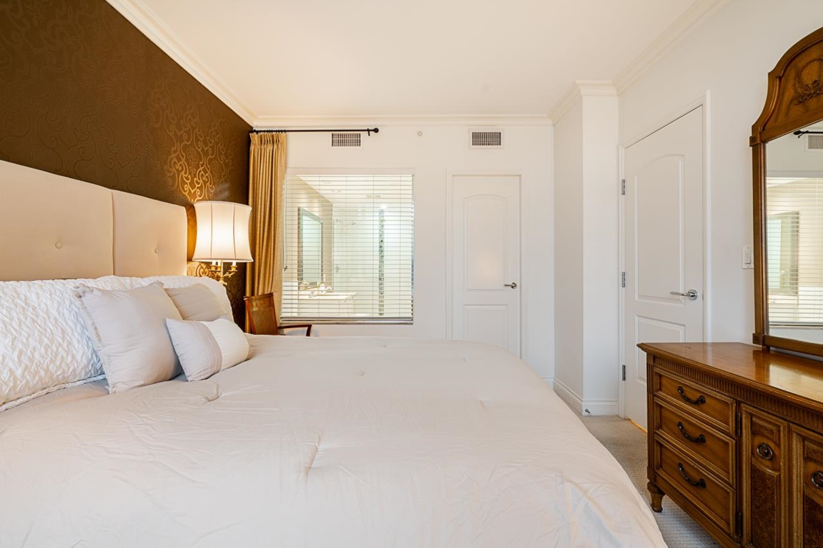 Primary Bathroom Photo of 905 172 Victory Ship Way, North Vancouver, BC