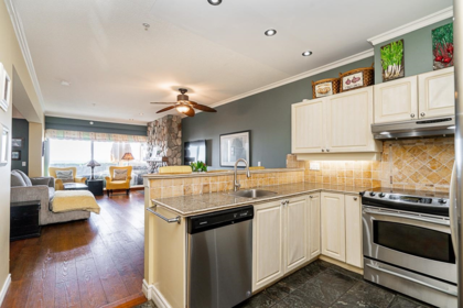 Breakfast Nook Photo of 107 1120 Tsatsu Shores Drive, Delta, BC