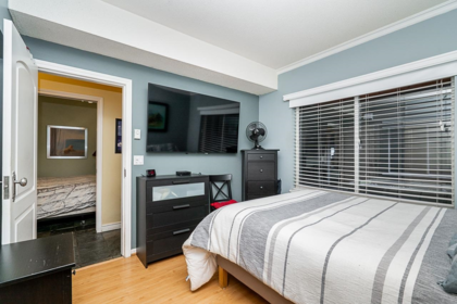 Hallway Photo of 107 1120 Tsatsu Shores Drive, Delta, BC