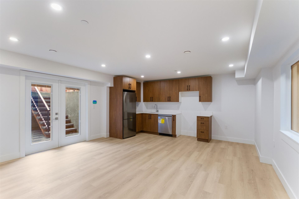 Entry Foyer Photo of 4085 SW Marine Drive, Vancouver, BC